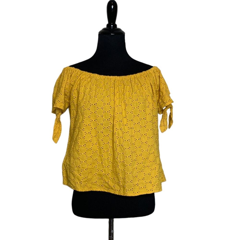 Universal Threats off shoulder short sleeves yellow eyelet blouse size M